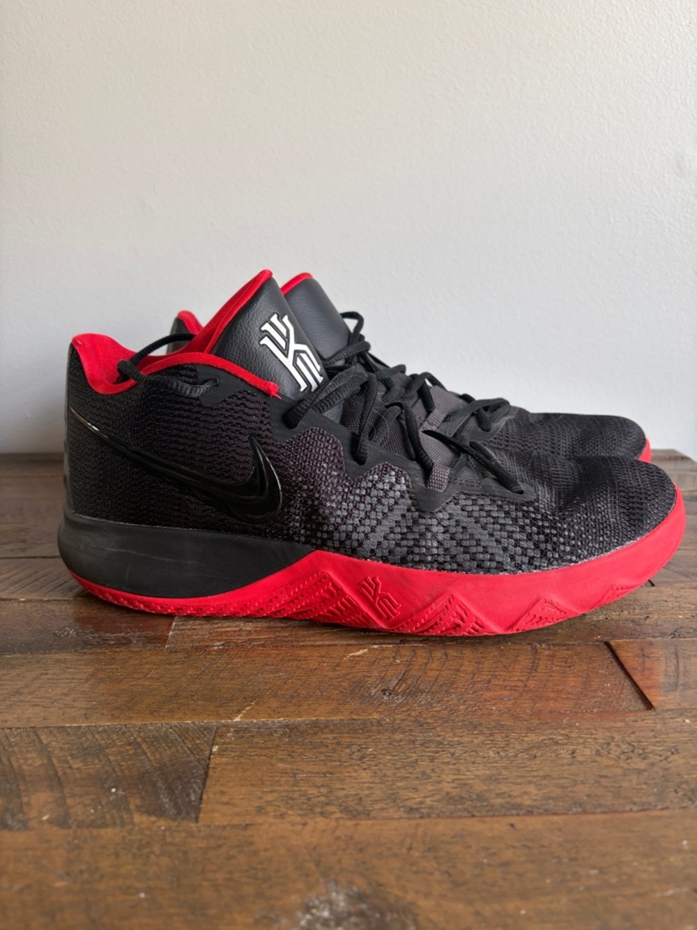 Nike Kyrie Low Black and Red Men's Basketball Shoes